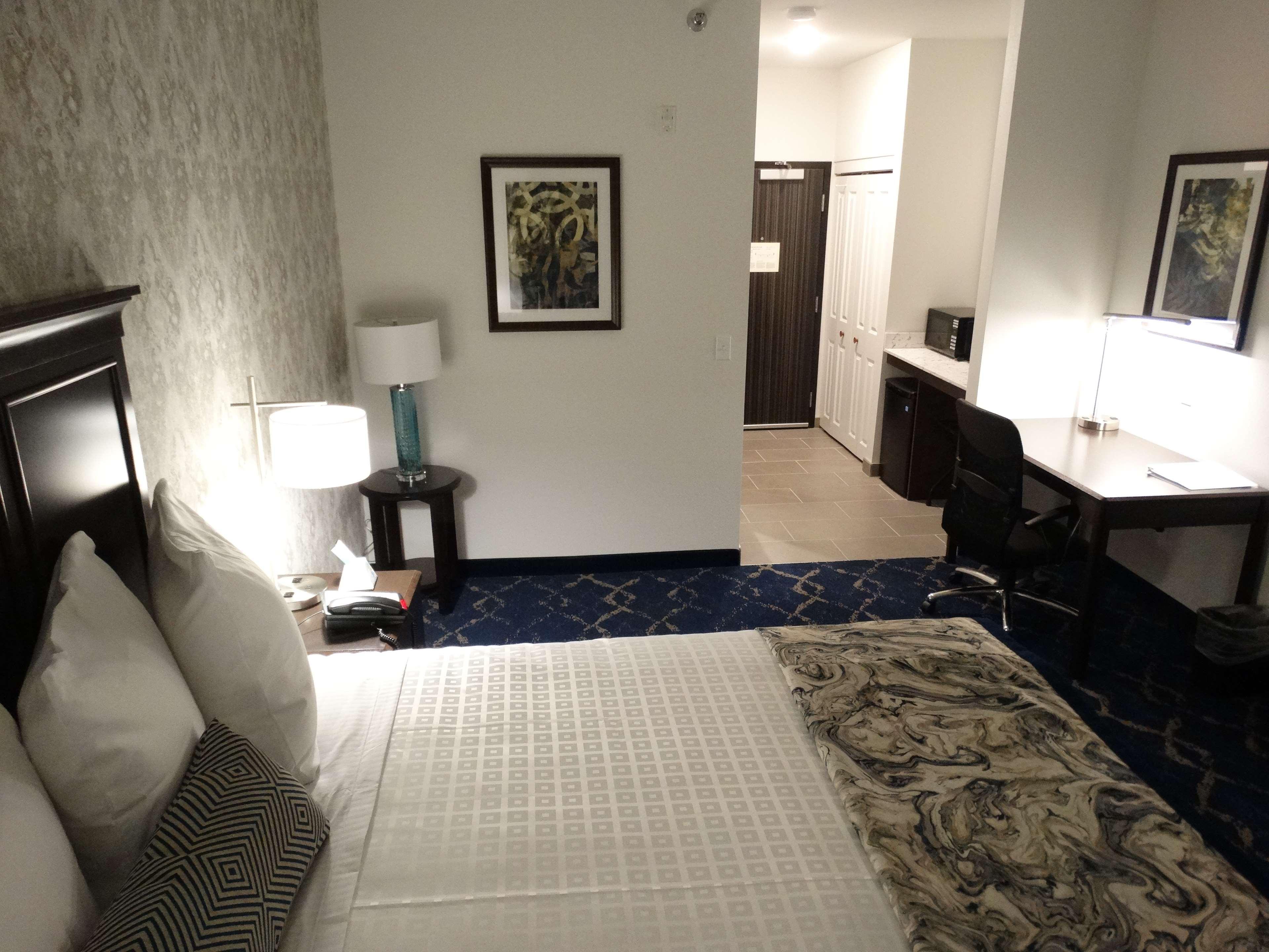 Best Western Plus New Richmond Inn & Suites Exterior photo