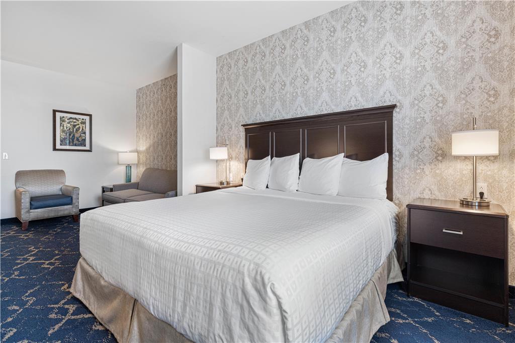 Best Western Plus New Richmond Inn & Suites Room photo